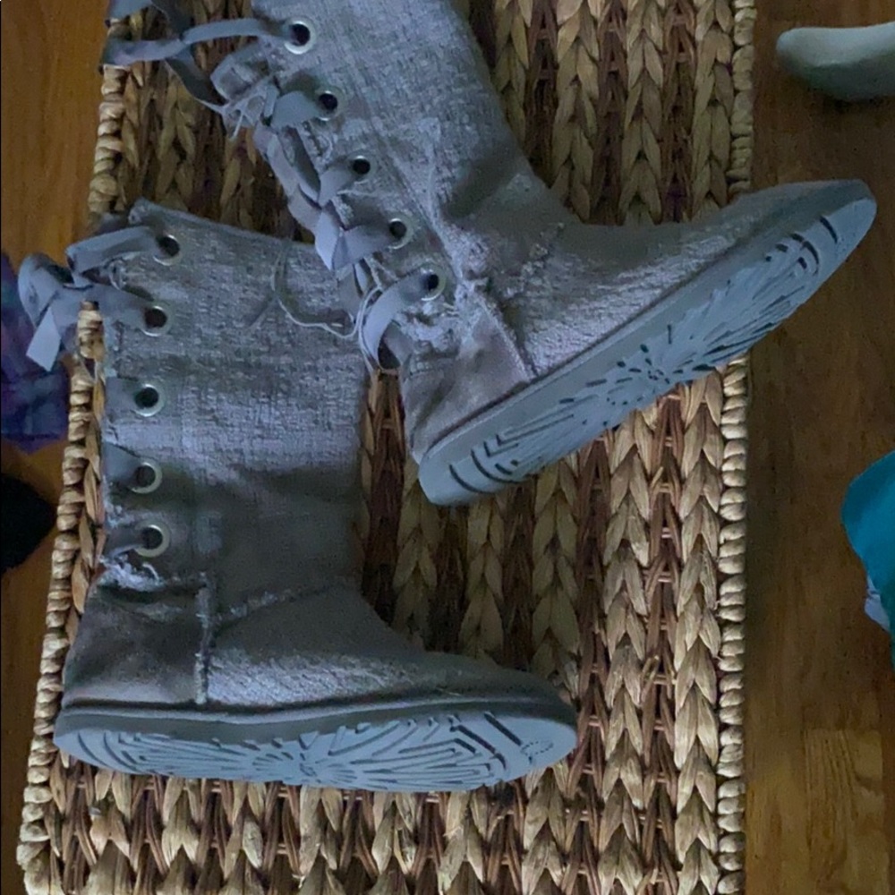 Lace up uggs